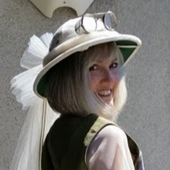 Meet your Posher, Jenée - Picture 1 of 1